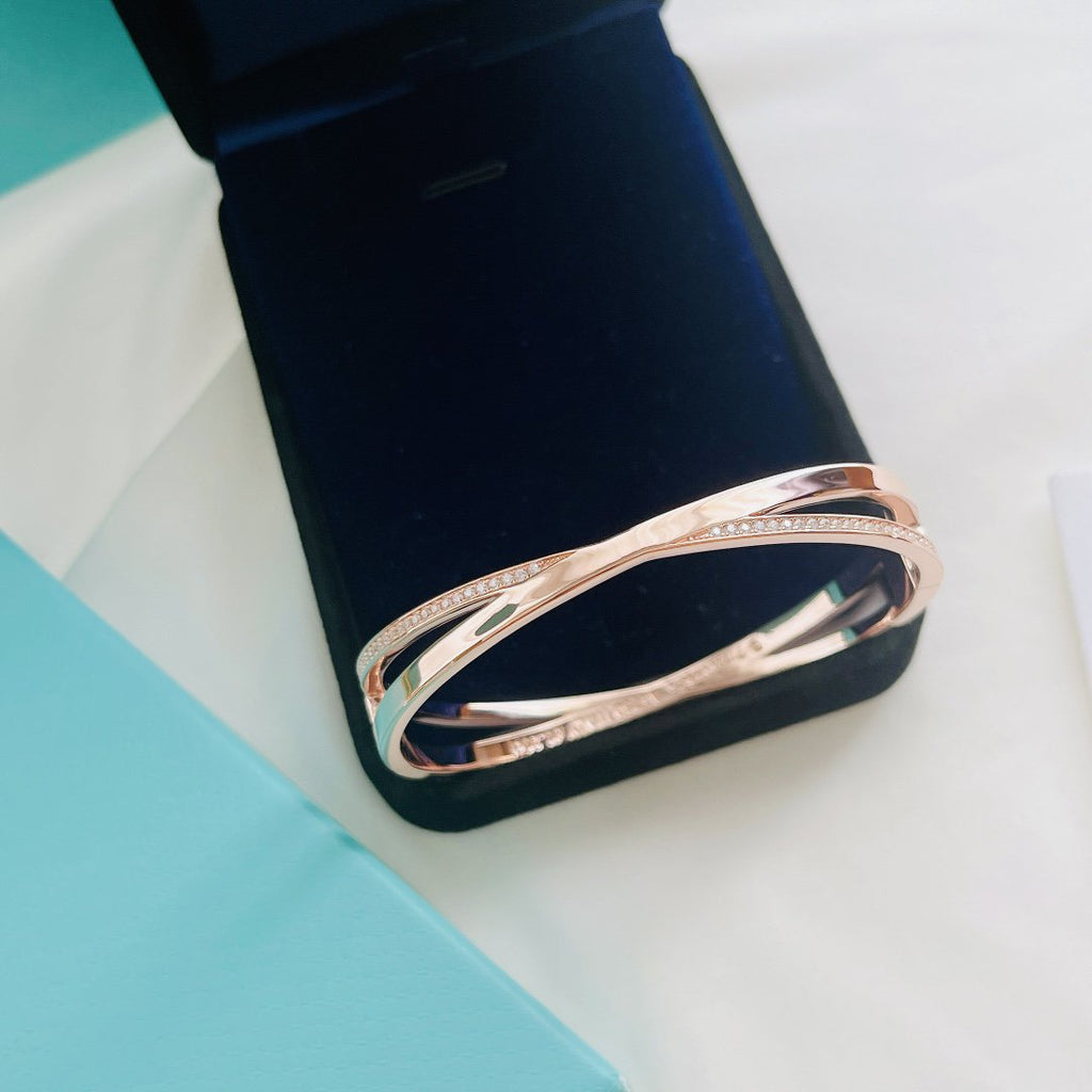 TIFFANY NARROW HINGED BANGLEIN WITH DIAMONDS SMALL