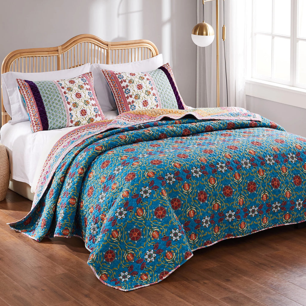 3-Piece King/Cal King Reversible Cotton Quilt Set G10026