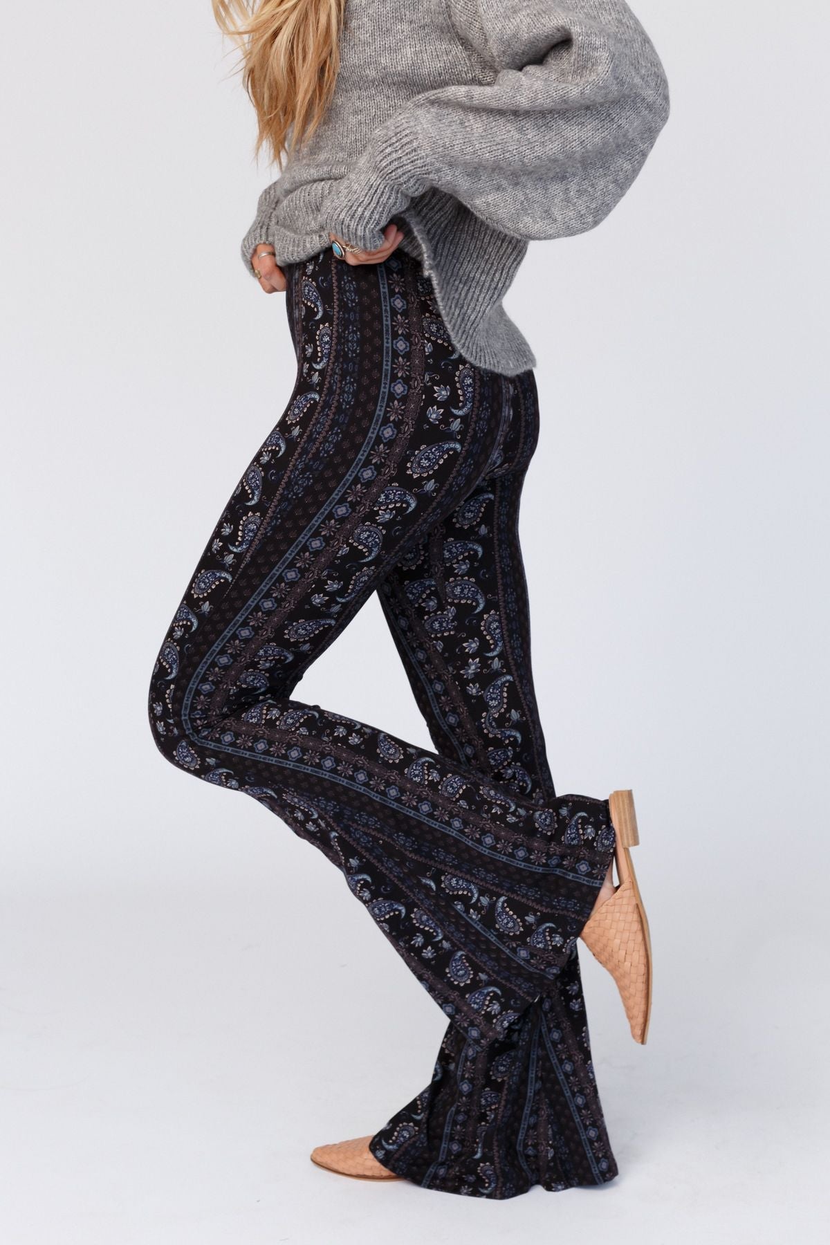 Cher Printed Flare Pants - Navy Floral