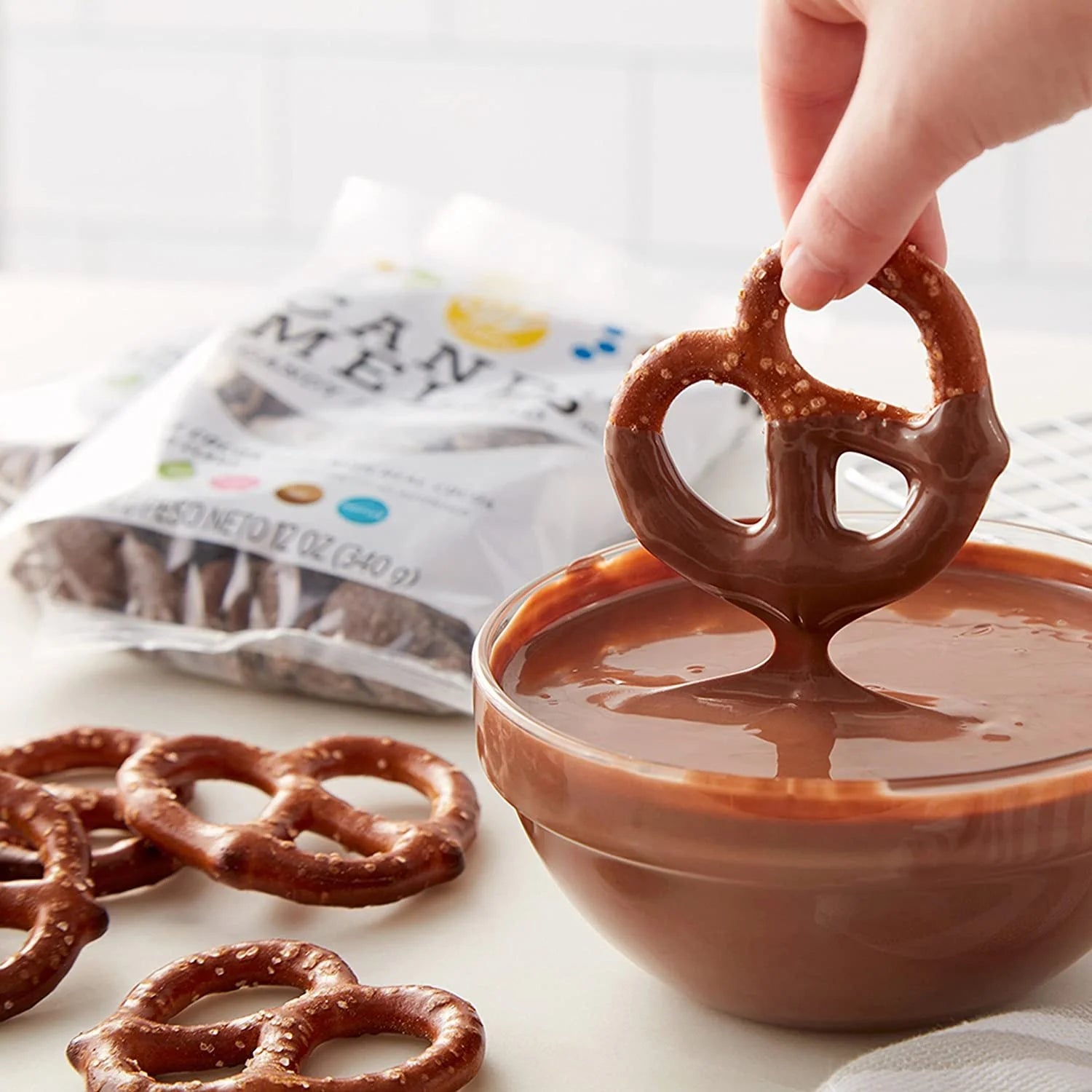12 oz Light Cocoa Candy Melts, 6-Count Z778430