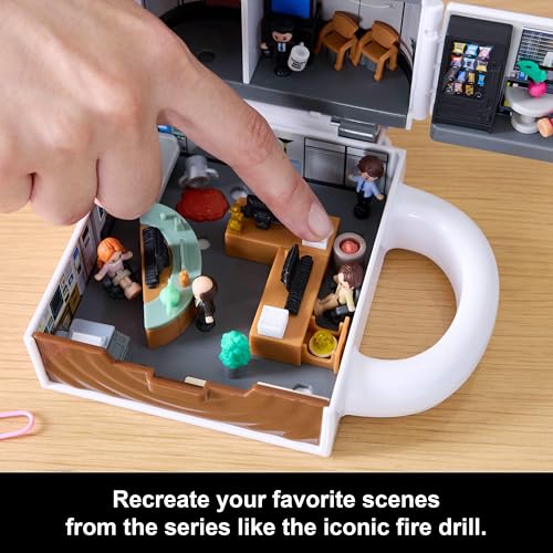 Compact Playset with 6 Character Dolls and 9 Accessories Y96097
