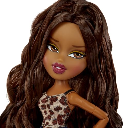 Sasha Fashion Doll with Accessories S616