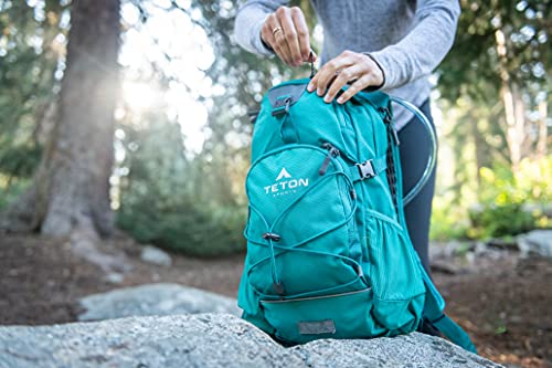 18L 22L Hydration Backpack with Hydration Bladder and Rain Cover R30086