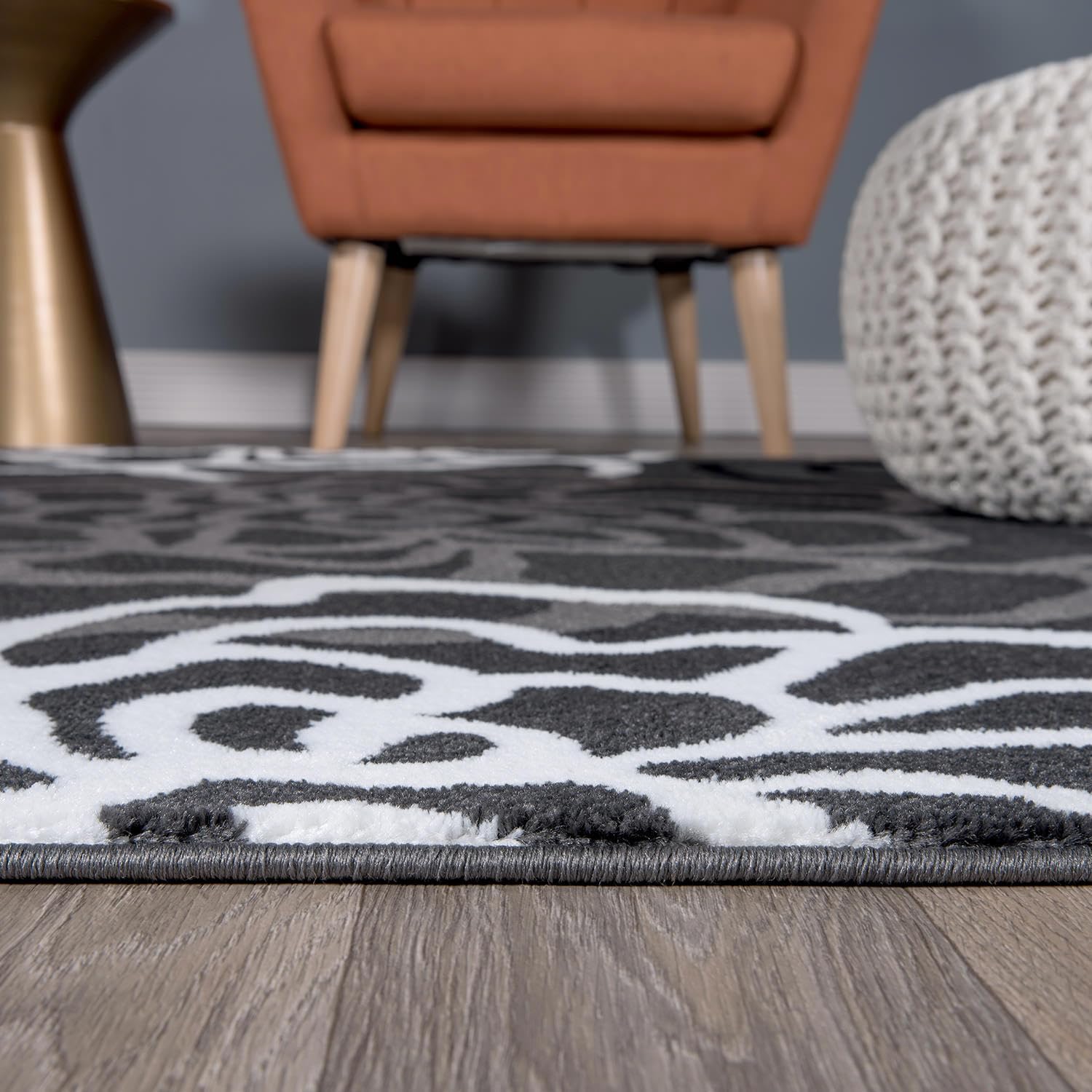 Gray Floral Abstract Area Rug 5' 3" X 7' 3" N435997