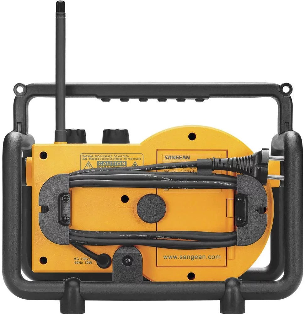 Compact AM and FM Radio R8713