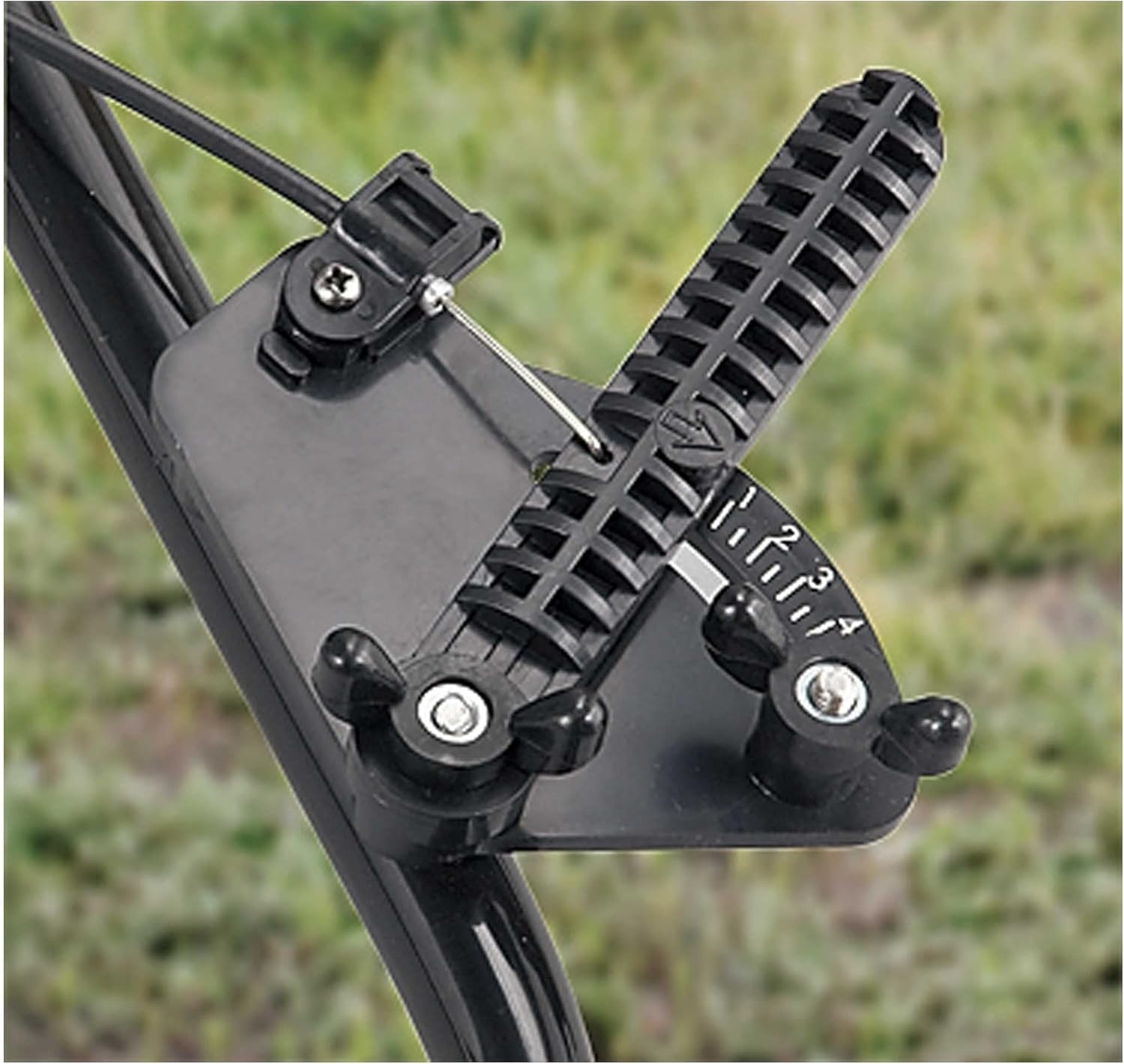 80-lbs Capacity Broadcast Spreader with Rain Cover F12696