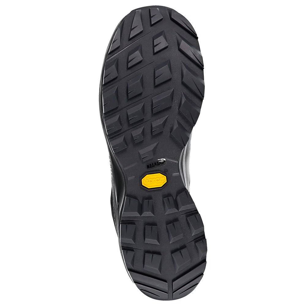 Black GTX Hiking Shoes A783