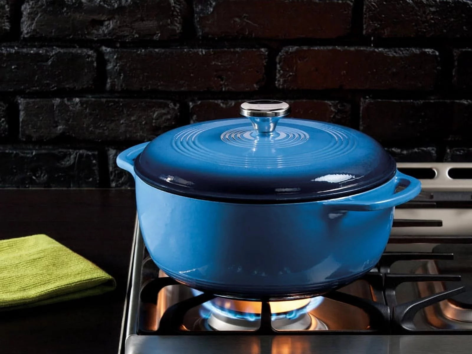7.5 Quart Enameled Cast Iron Dutch Oven Red S554