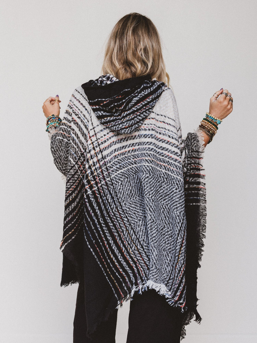 Grand Canyon Hooded Poncho - Black