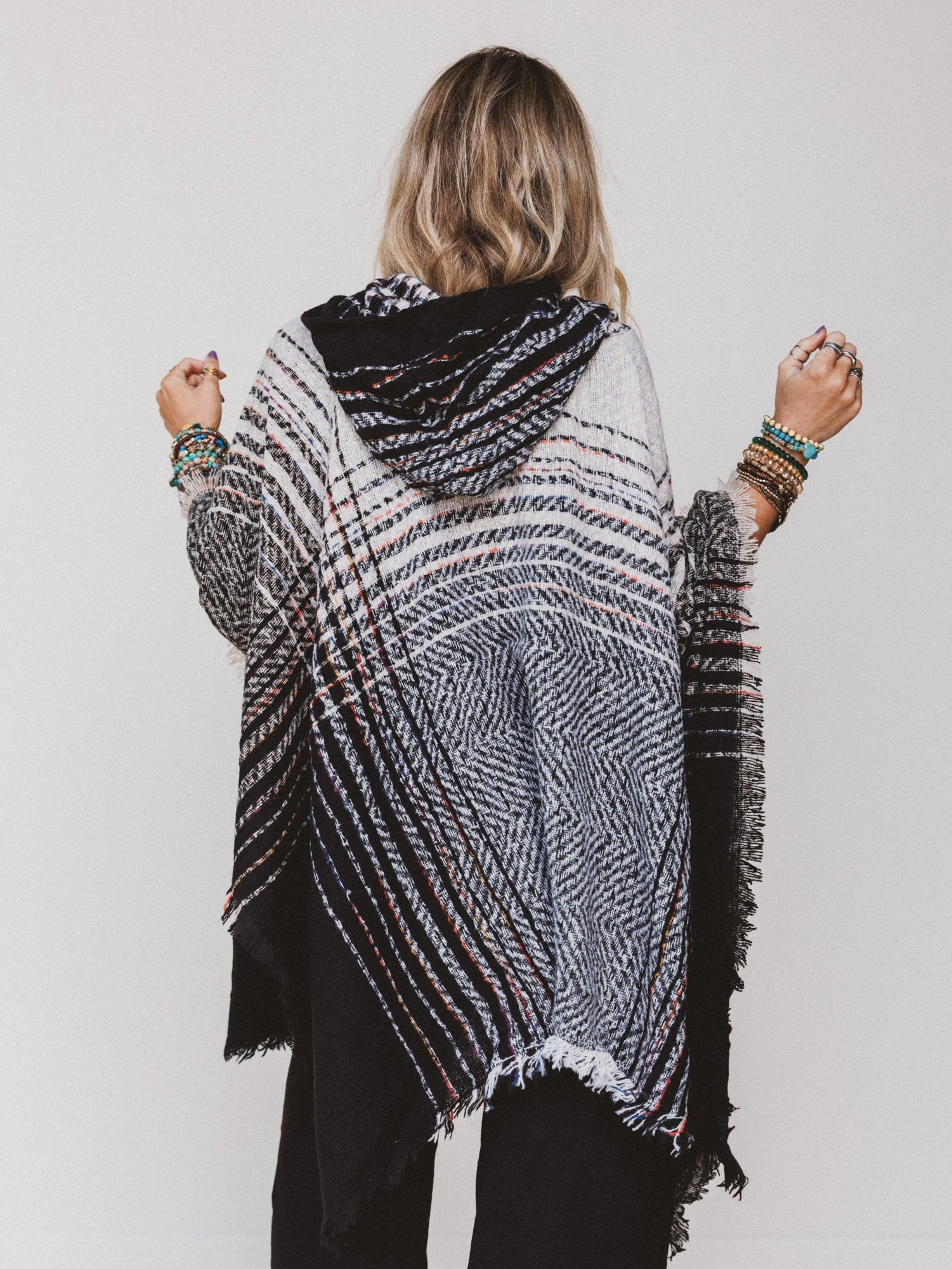 Grand Canyon Hooded Poncho - Black