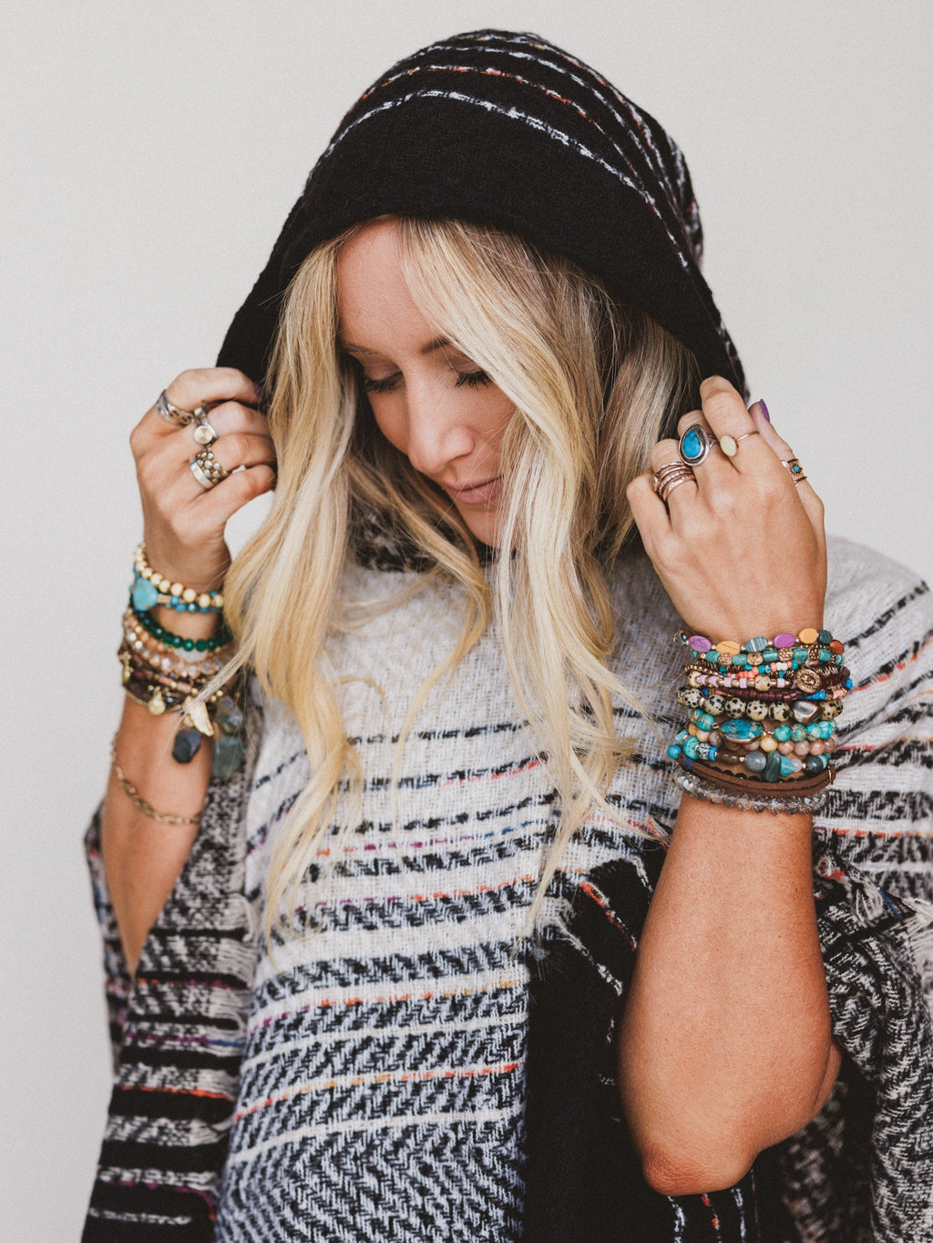 Grand Canyon Hooded Poncho - Black
